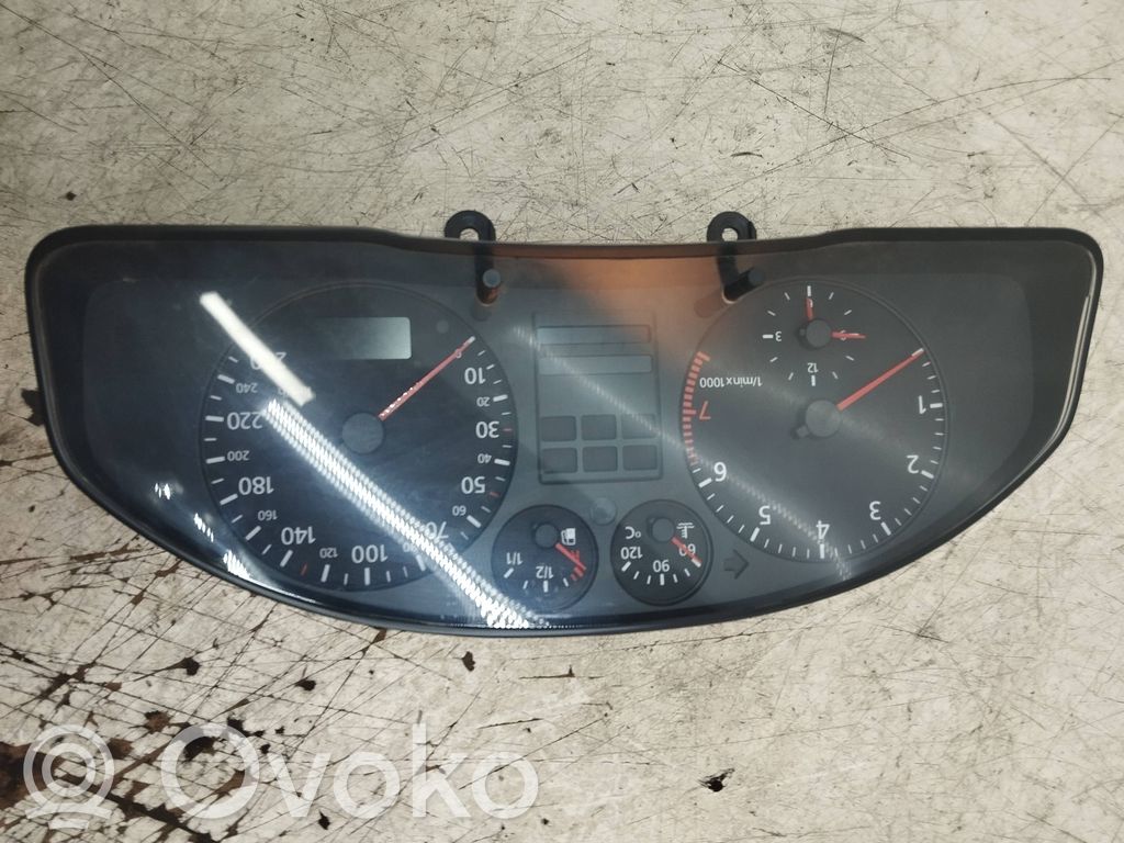 Audi A4 S4 B5 8D Speedometer (instrument cluster) 