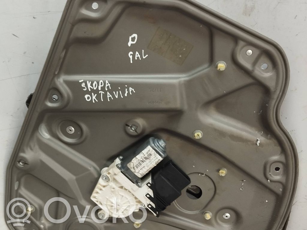 Skoda Octavia Mk2 (1Z) Elektryczny podnośnik szyby drzwi tylnych 