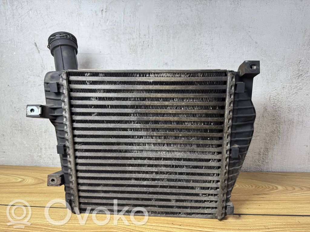 Audi Q7 4L Interkūlerio radiatorius 