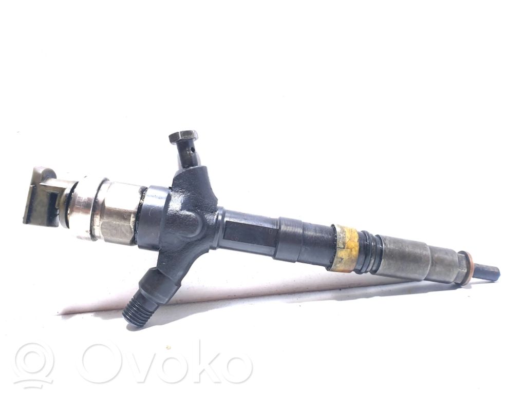 Toyota Corolla Verso AR10 Inyector de combustible 