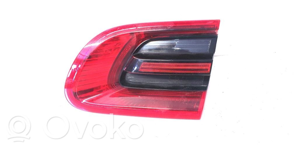 Porsche Macan (95B) Lampy tylnej klapy bagażnika 