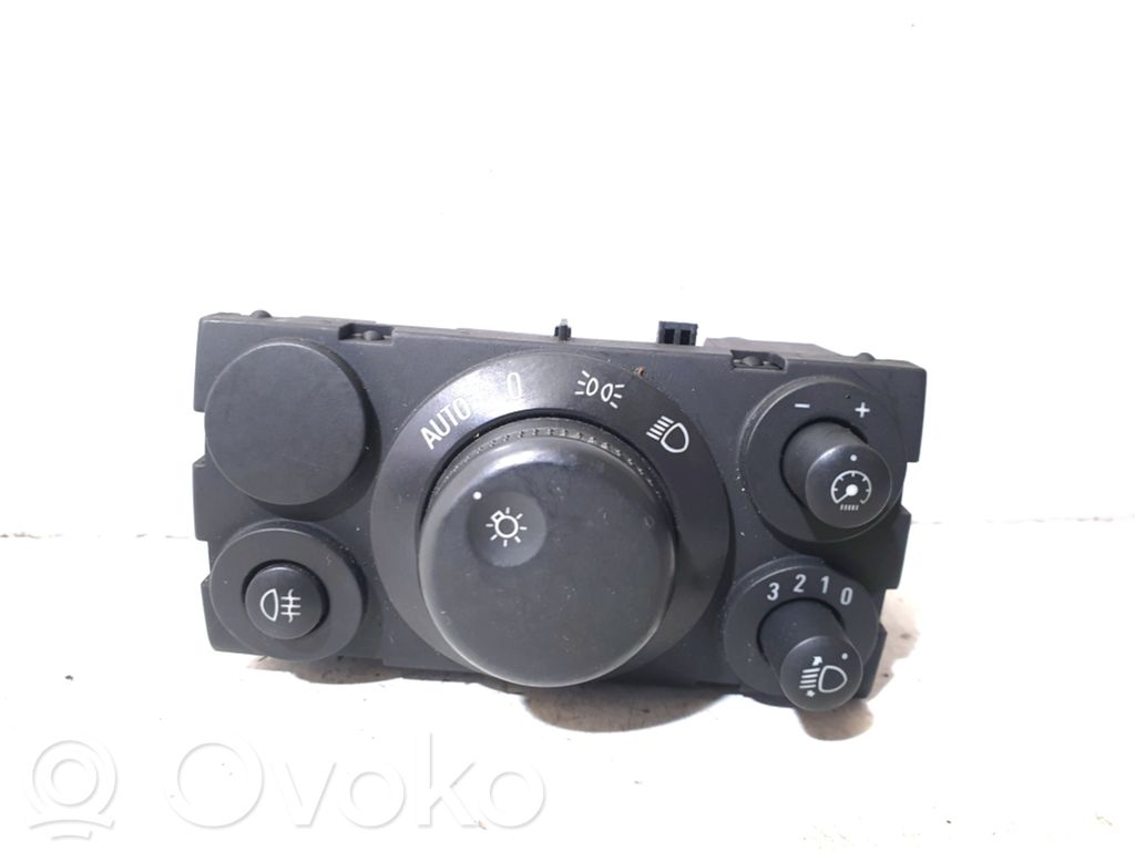 Opel Astra H Light switch 