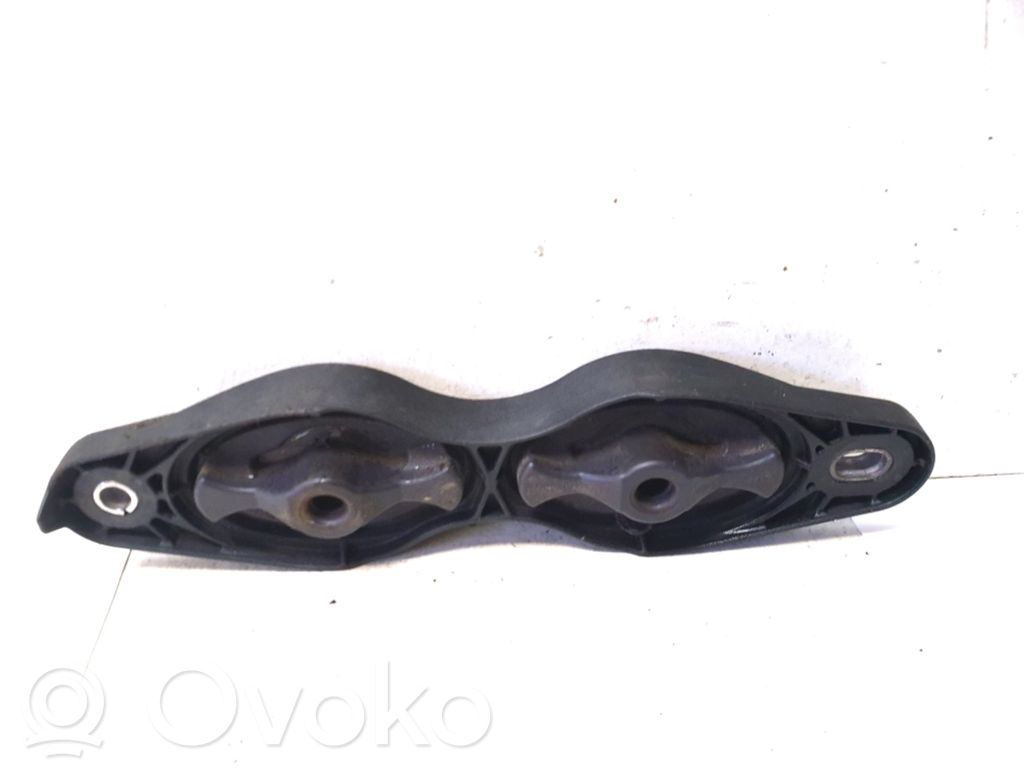 Ford Focus Muffler mount bracket/holder 