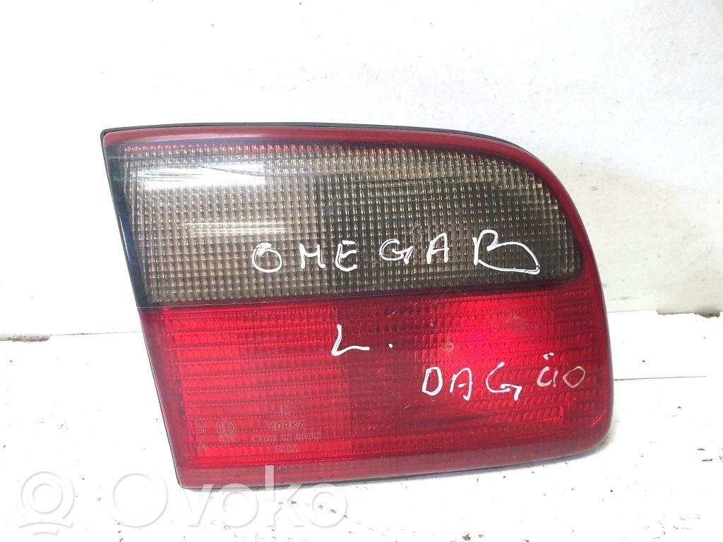 Opel Omega B1 Takaluukun takavalot 