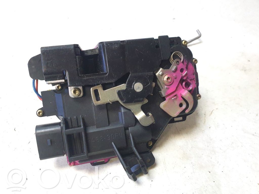 Volkswagen Golf V Front door lock 