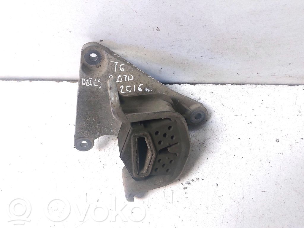 Volkswagen Transporter - Caravelle T6 Engine mount bracket 