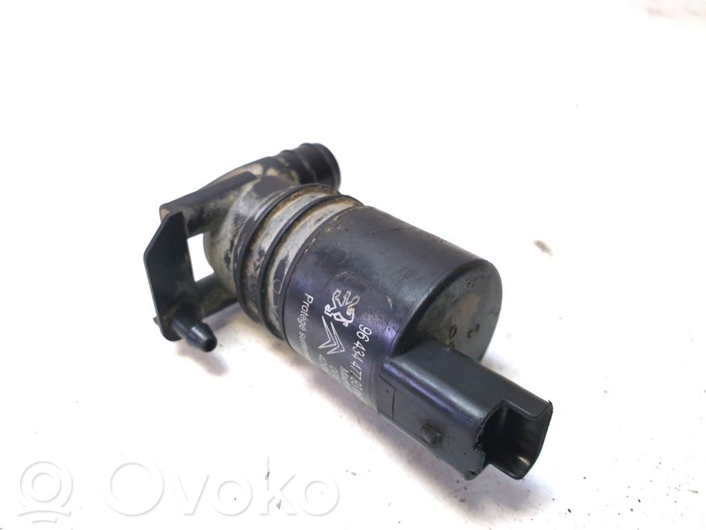 Peugeot 407 Windscreen/windshield washer pump 