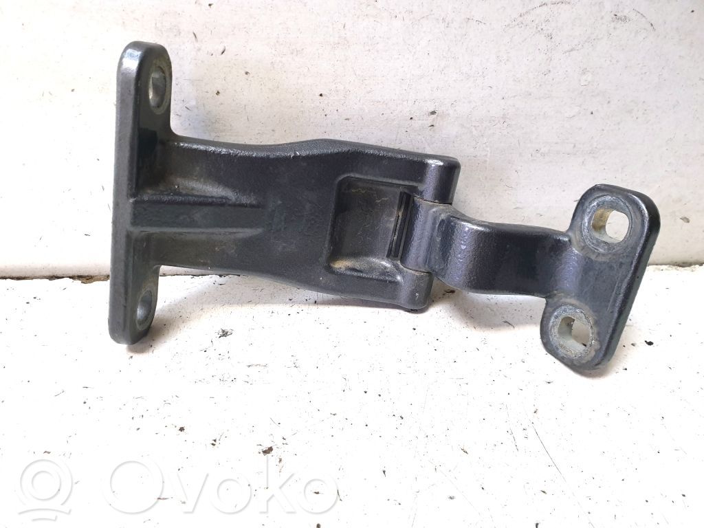 Loading door upper hinge   2K7827152A