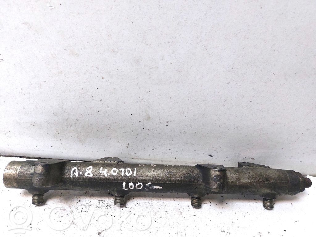 Audi A8 S8 D3 4E Polttoainepääputki 