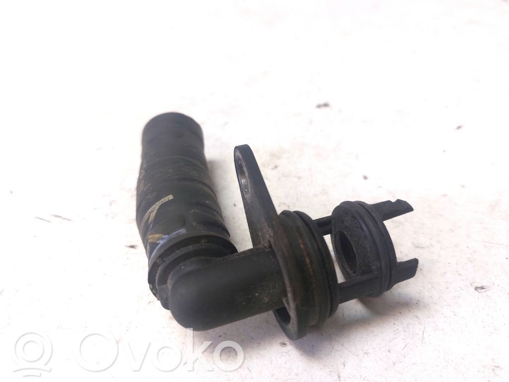 Air intake hose/pipe   059121069