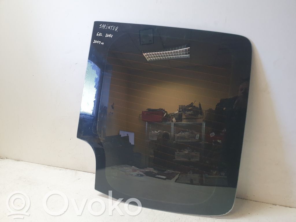 Mercedes-Benz Sprinter W906 Opening tailgate glass 