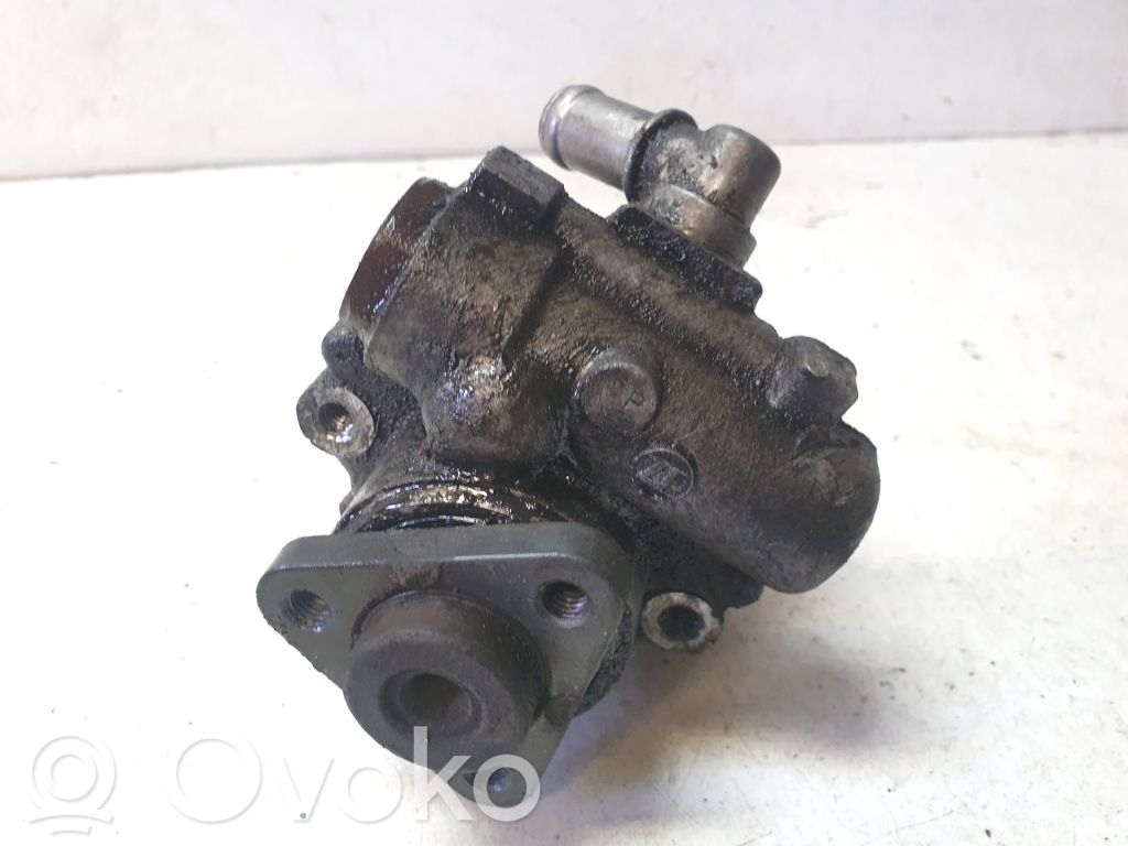 Volkswagen II LT Ohjaustehostimen pumppu 