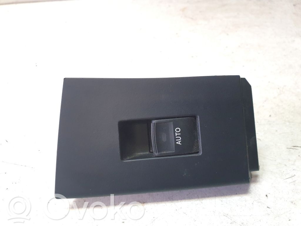 Toyota Auris E180 Electric window control switch 