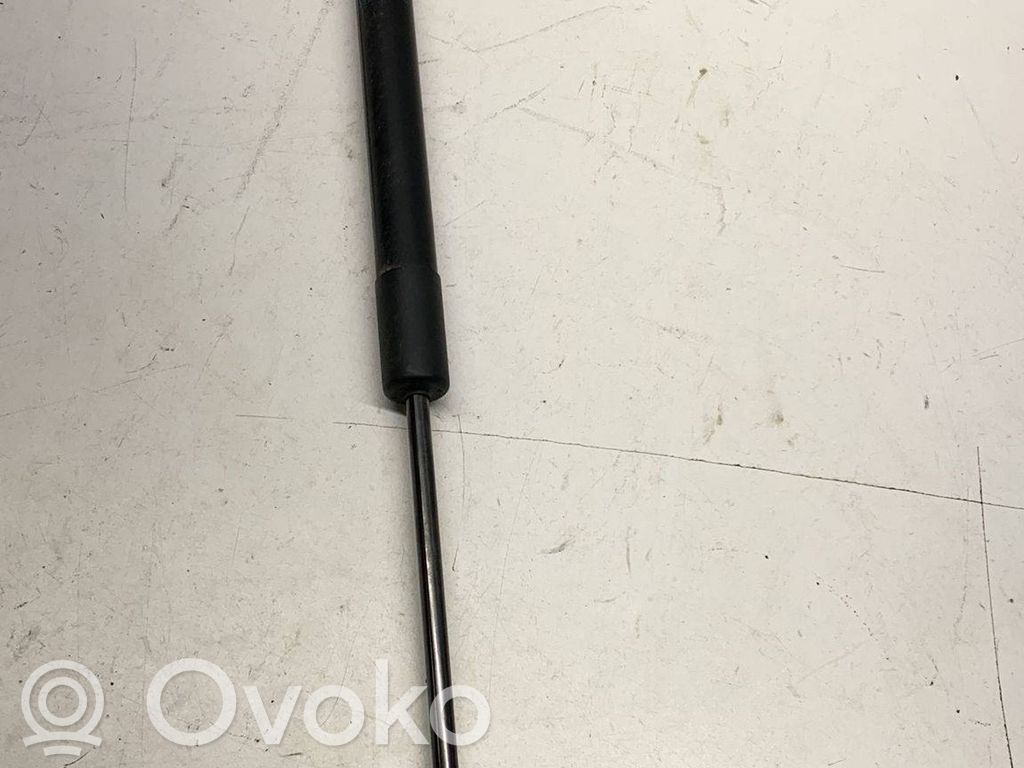 Volkswagen Golf VII Tailgate/trunk strut/damper 