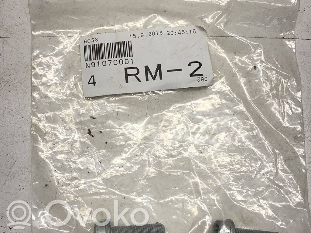 Porsche Cayenne (92A) Piulițe/șuruburi 