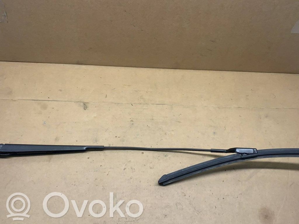 Volkswagen Golf VII Wycieraczka szyby przedniej / czołowej 
