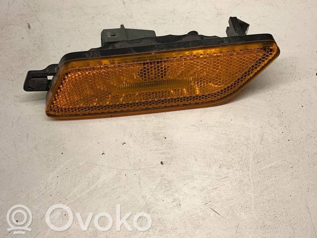 Porsche Macan (95B) Front fender indicator light 