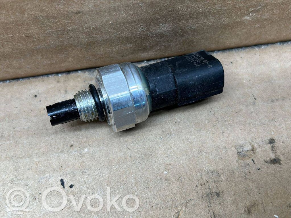 Tesla Model X Cita veida sensors 