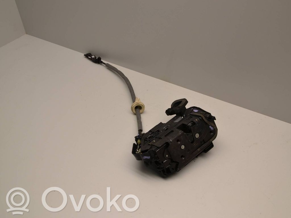 Volkswagen Golf VII Front door lock 