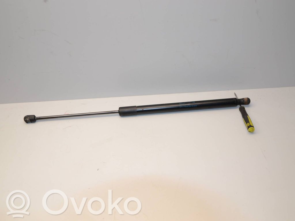 Volkswagen Golf VII Amortyzator klapy tylnej bagażnika 