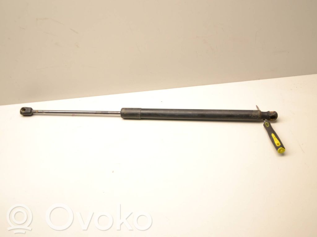 Volkswagen Golf VII Amortyzator klapy tylnej bagażnika 