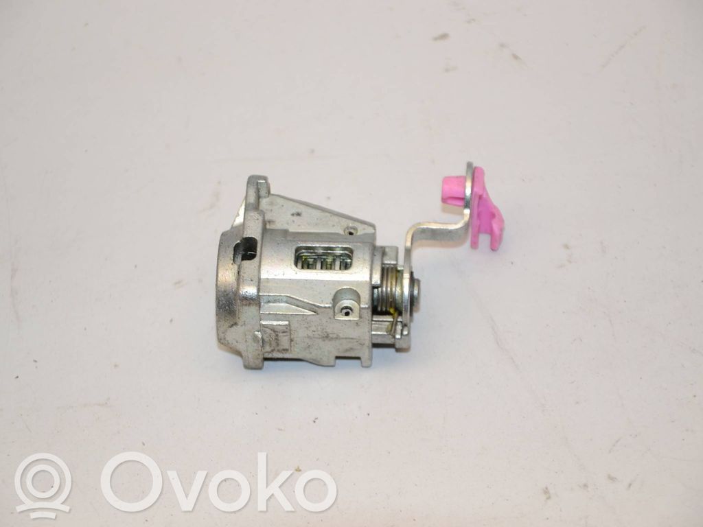 Nissan Qashqai Front door lock 