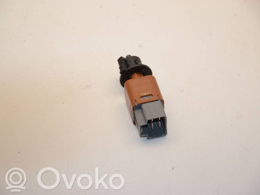 Nissan Qashqai Brake pedal sensor switch 