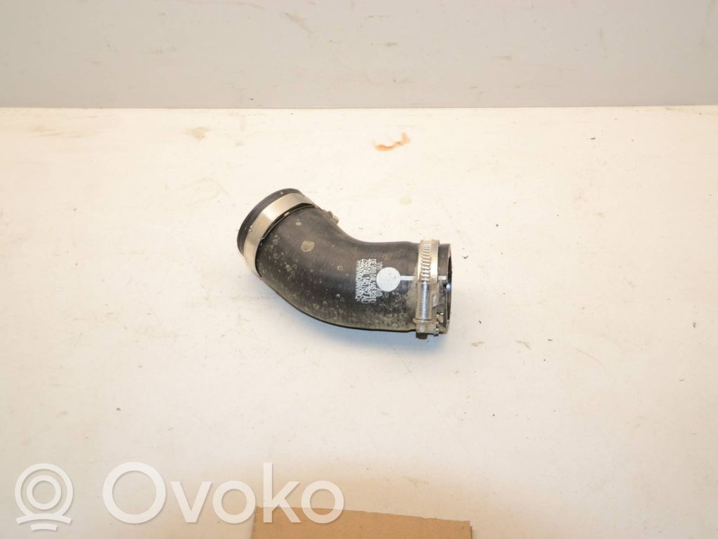 Volkswagen Golf VII Manguera/tubo del intercooler 