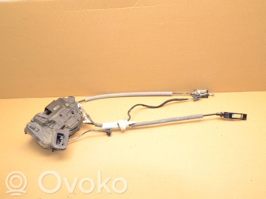 Volkswagen Golf VII Front door lock 