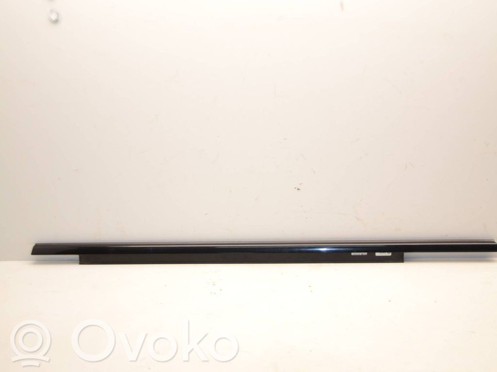 Listwa / Uszczelka szyby drzwi tylnych   8R0853763G,12329