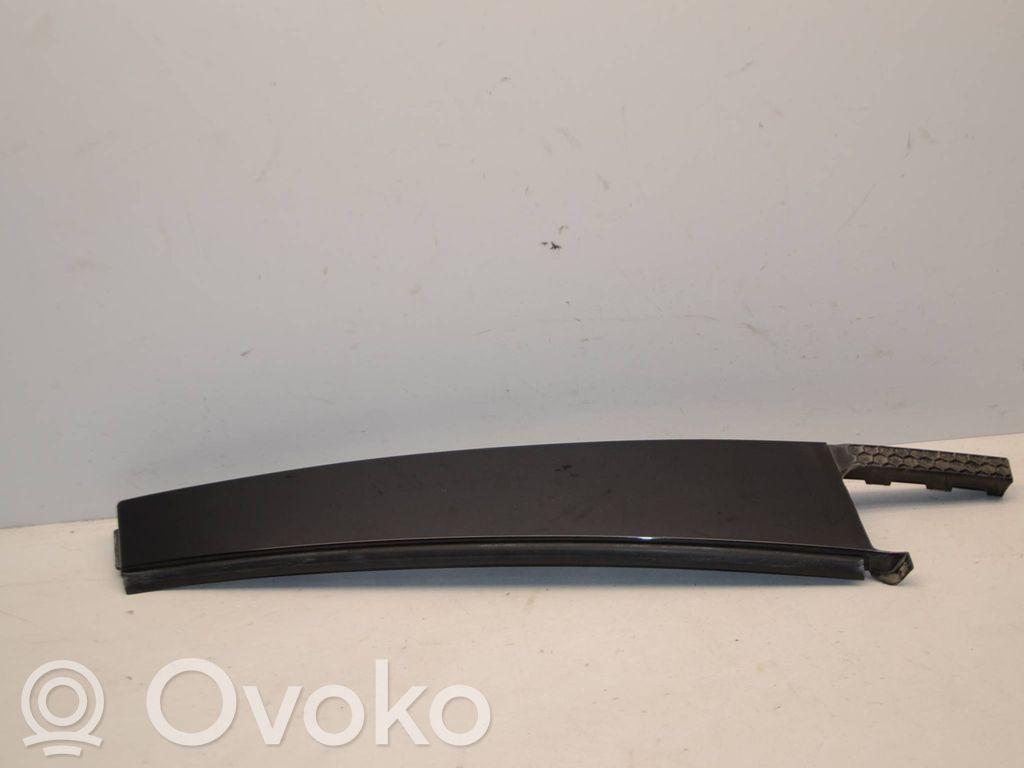 Skoda Octavia Mk3 (5E) Aizmugurē durvju stikla apdare 