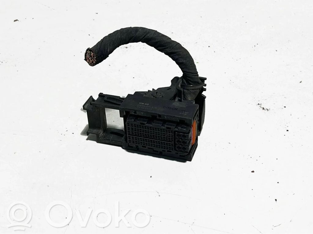 Skoda Octavia Mk3 (5E) ABS module connector plug 