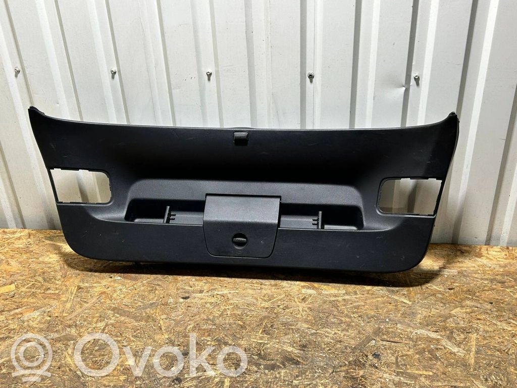 Volkswagen Golf VII Tailgate trim 