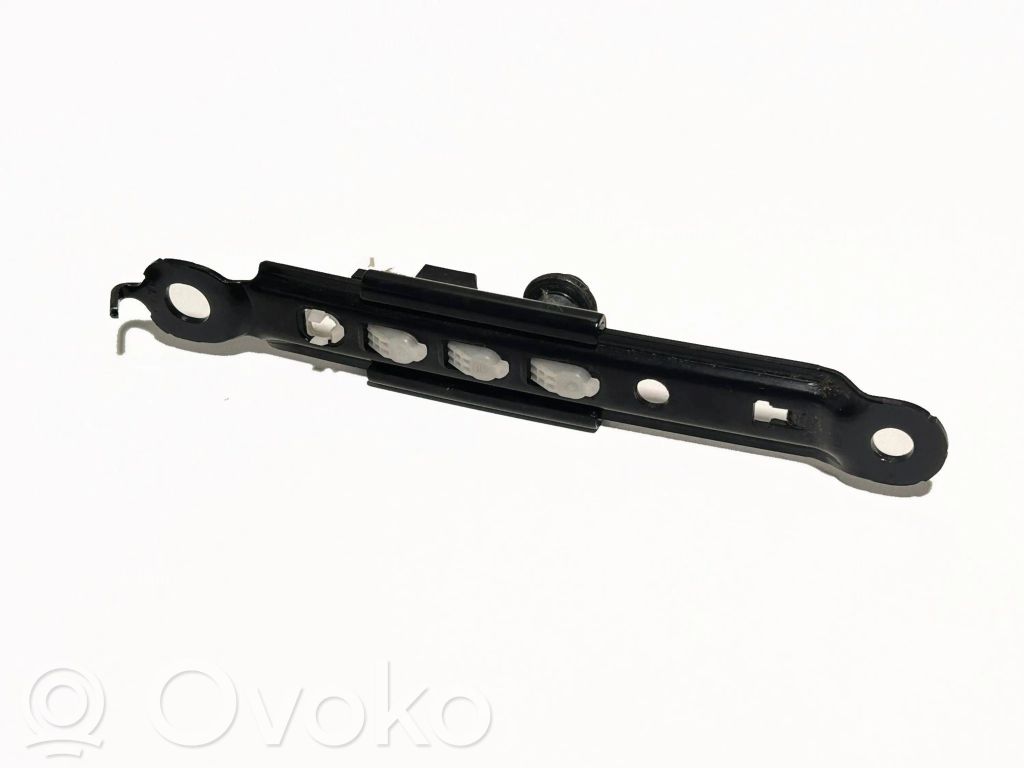 Toyota Avensis T270 Seat belt height adjuster 