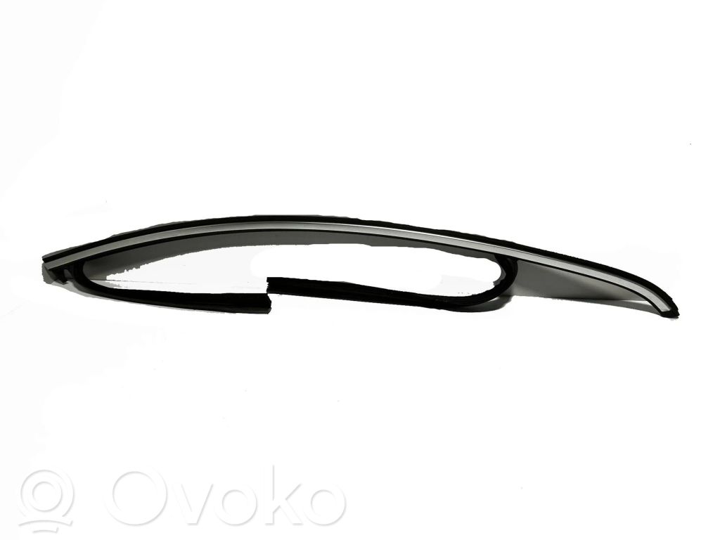 Volvo S60 Priekinių durų stiklo apdaila 