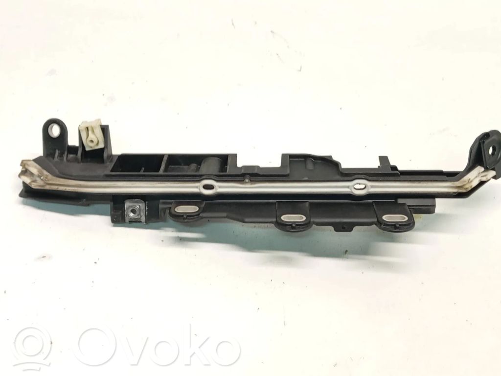 BMW 5 G30 G31 G38 Other engine bay part 