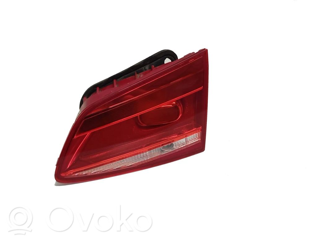 Volkswagen PASSAT B7 Lampy tylnej klapy bagażnika 