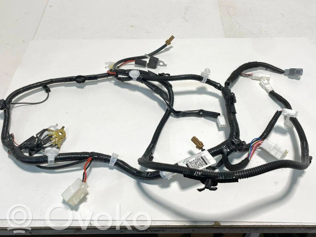 Nissan Leaf II (ZE1) Tailgate/trunk wiring harness 