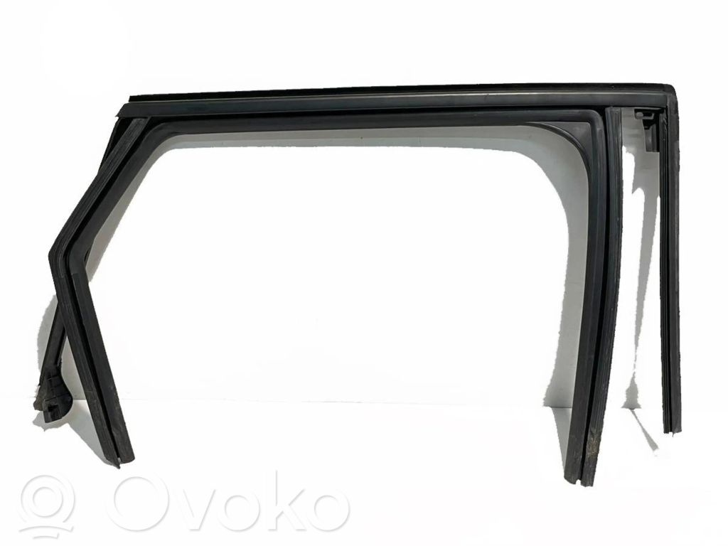 Peugeot 3008 II Rubber seal rear door 