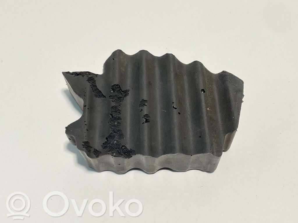 Toyota RAV 4 (XA50) Supporto/guarnizione in poliuretano espanso del parafango 