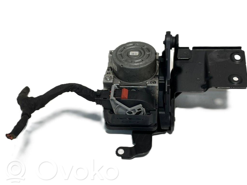 Volkswagen PASSAT B8 ABS-pumppu 