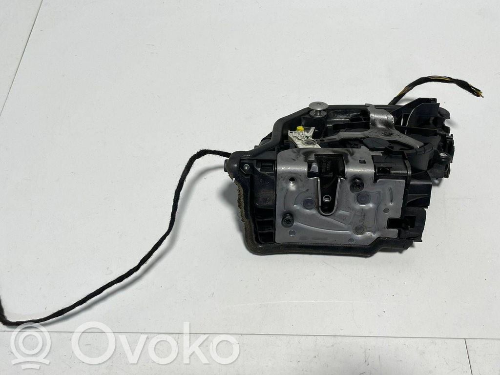 BMW X1 F48 F49 Zamek drzwi tylnych 