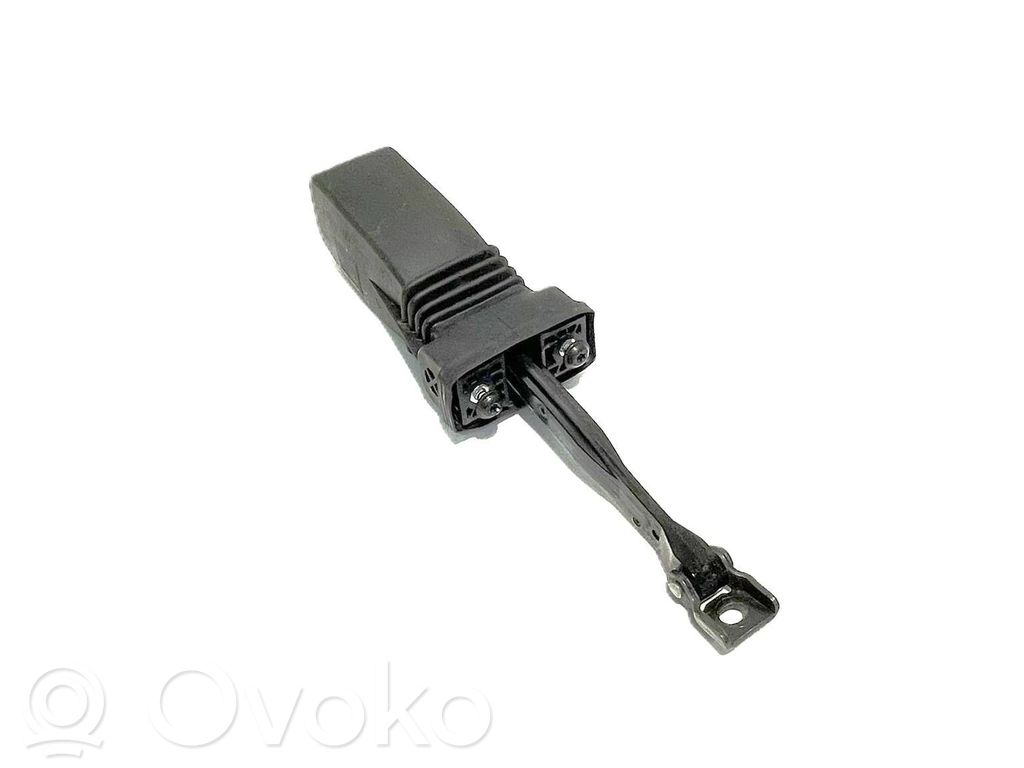 Audi Q2 - Takaoven pidätin 