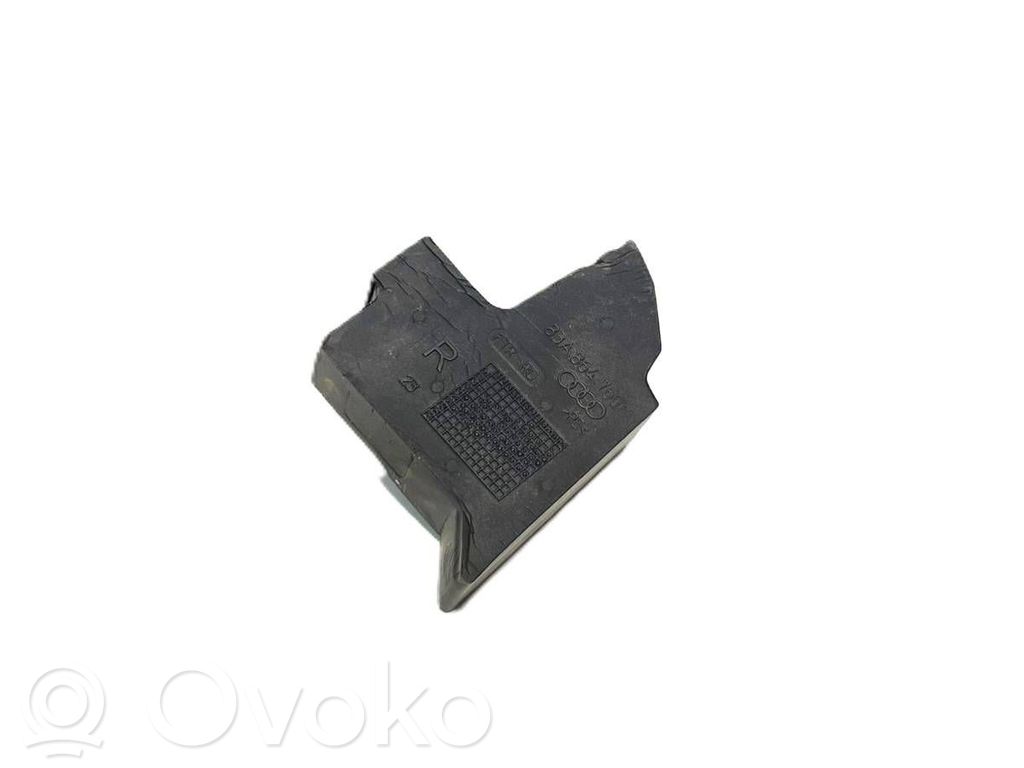 Audi Q3 F3 Supporto/guarnizione in poliuretano espanso del parafango 