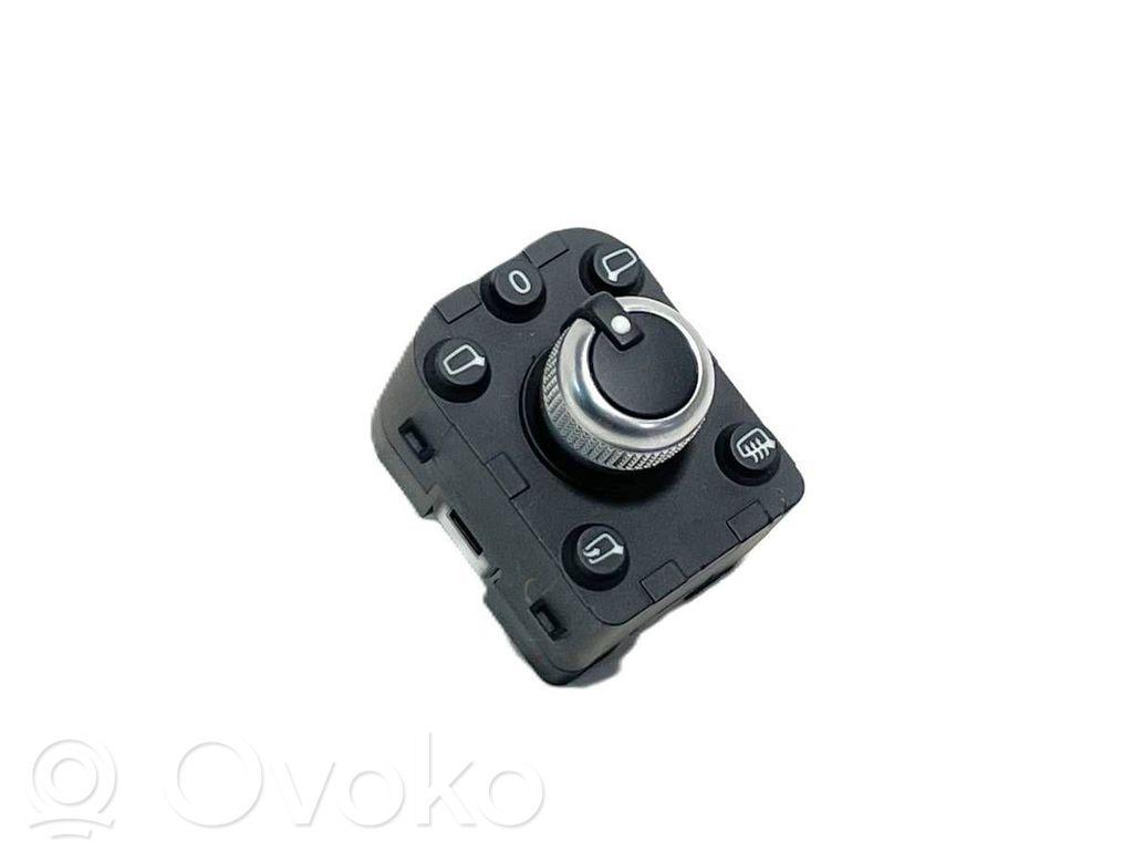Audi Q3 F3 Wing mirror switch 