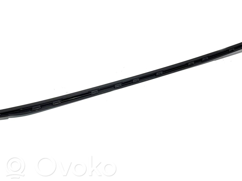 KIA Sorento IV Windshield trim 