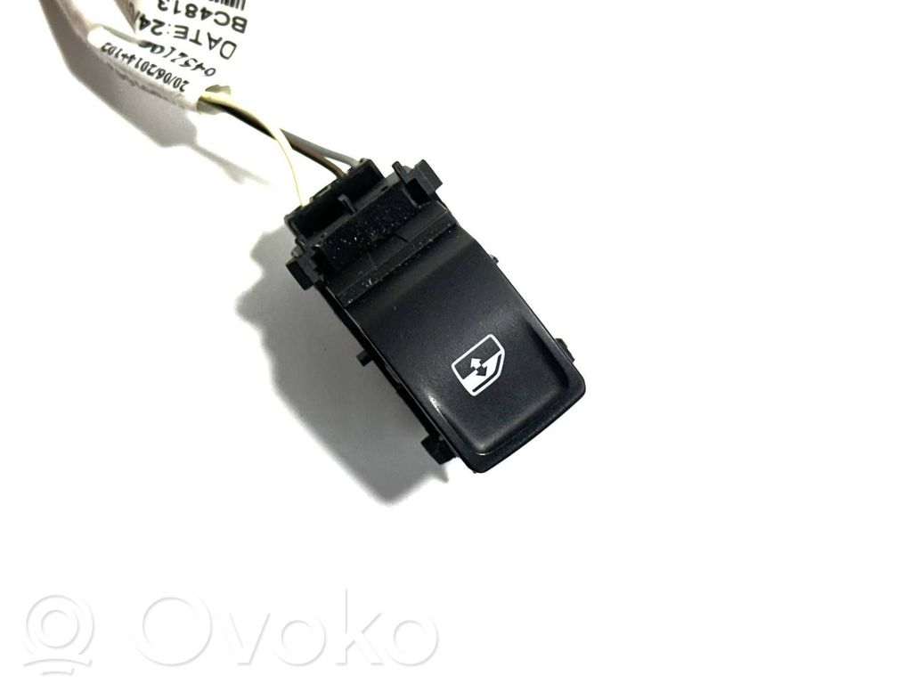 Volkswagen PASSAT B8 Electric window control switch 