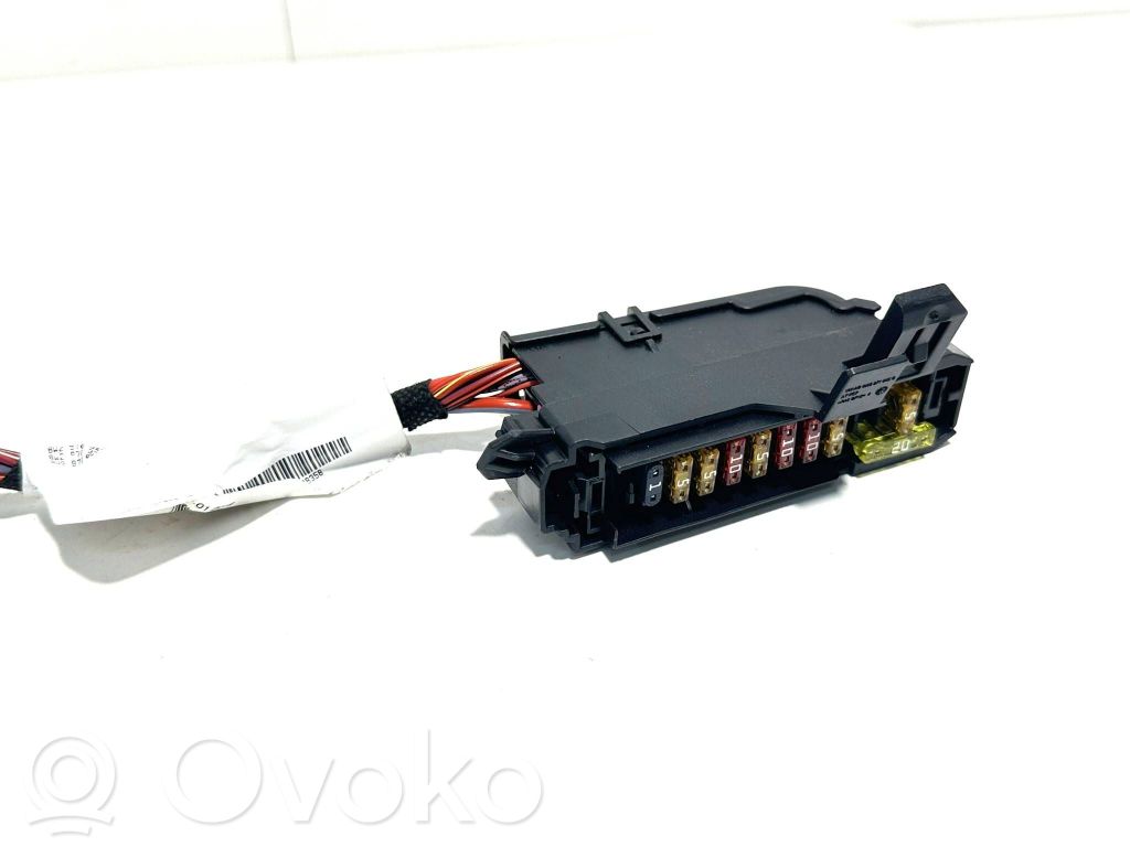 Audi A4 S4 B9 8W Fuse module 
