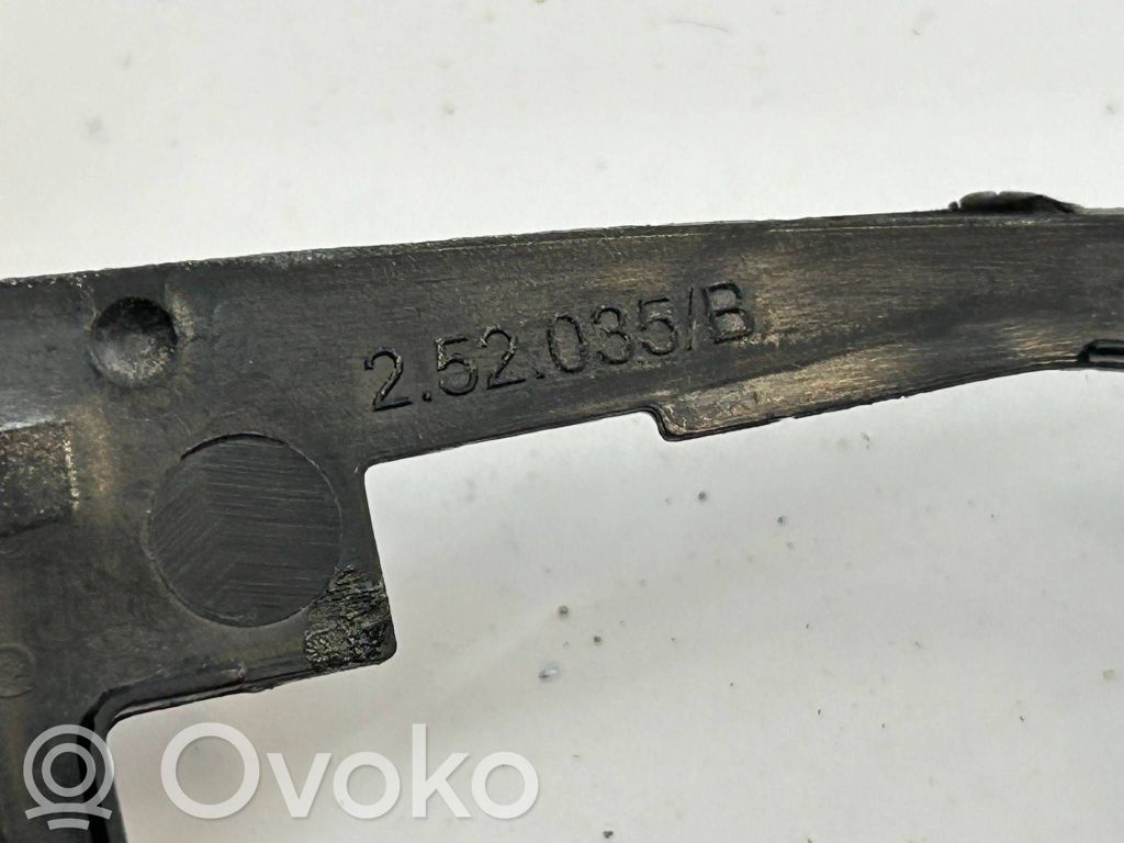 Inne elementy wykończeniowe drzwi tylnych   252035B,46477