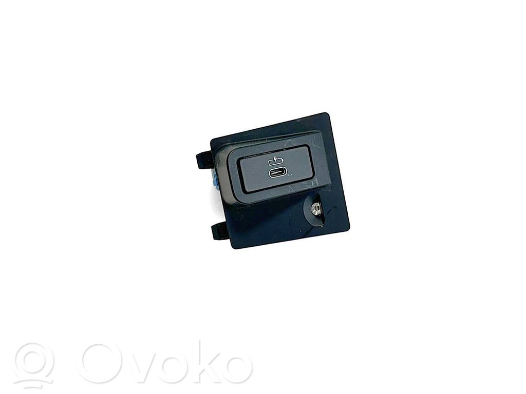 BMW iX3 G08 USB socket connector 